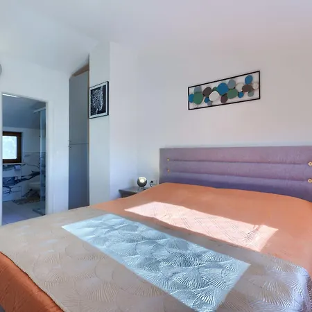 Feriehus Lora By Interhome