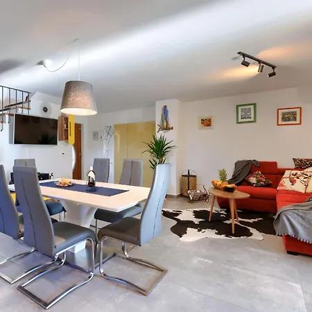 Lora By Interhome Kršan