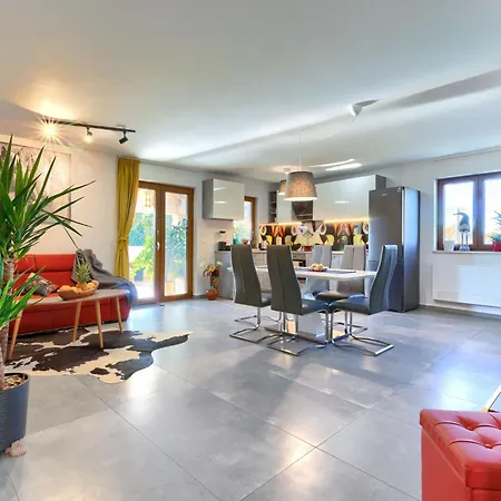 Feriehus Lora By Interhome