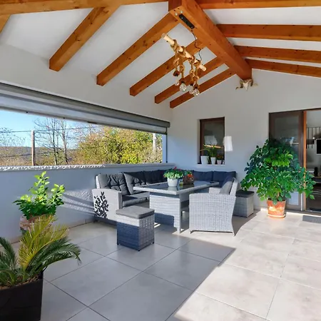Lora By Interhome Krsan