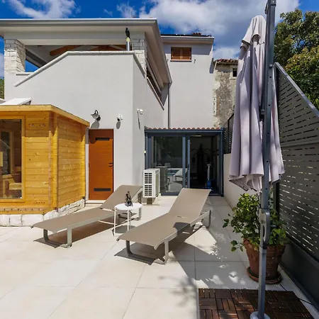 Lora By Interhome * Kršan