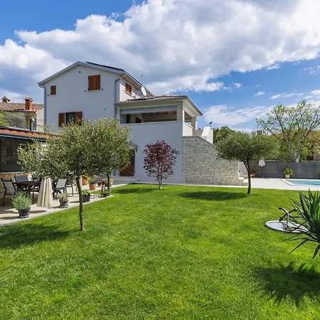 Feriehus Lora By Interhome