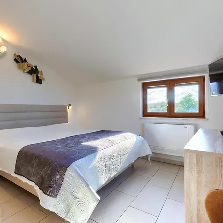 Lora By Interhome Semesterbostad Kršan