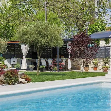 Lora By Interhome